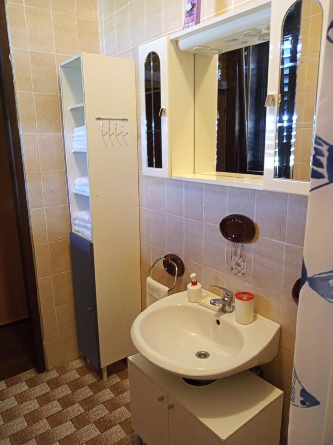 Apartman Ana Murter Eksteriør billede